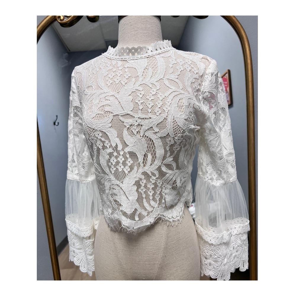 INA Lace Crop Top Womens Medium White Excellent Bell Sleeve Mock Neck Zip Back